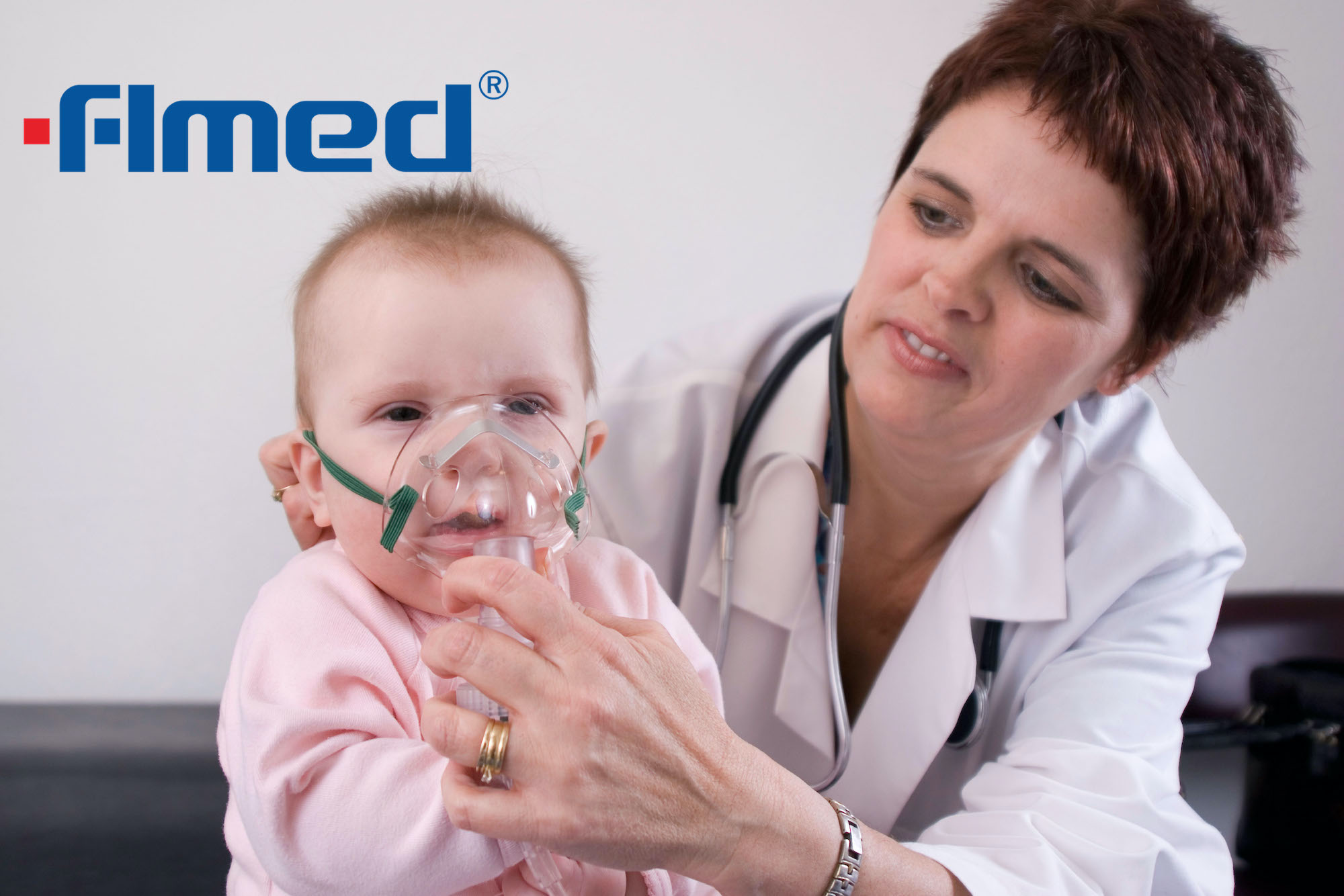 Wie passt man einem Patienten eine Sauerstoffmaske richtig an?